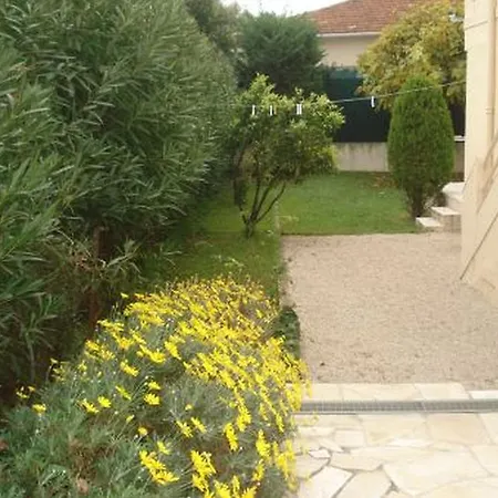 L'adret Et Sa Piscine *