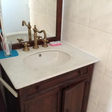 L'adret Et Sa Piscine